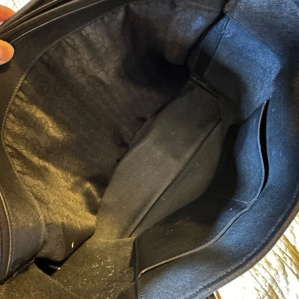Michael Kors Elegant Black Tote